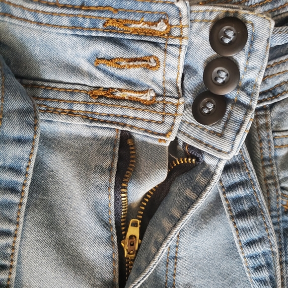 Fashion Nova Jeans - Picture 4 of 6